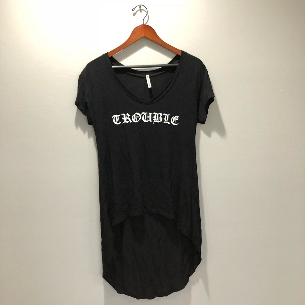 LF Emma & Sam high low ‘trouble’ t shirt
